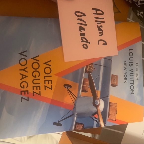 Louis Vuitton lapel pin - Picture 4 of 4